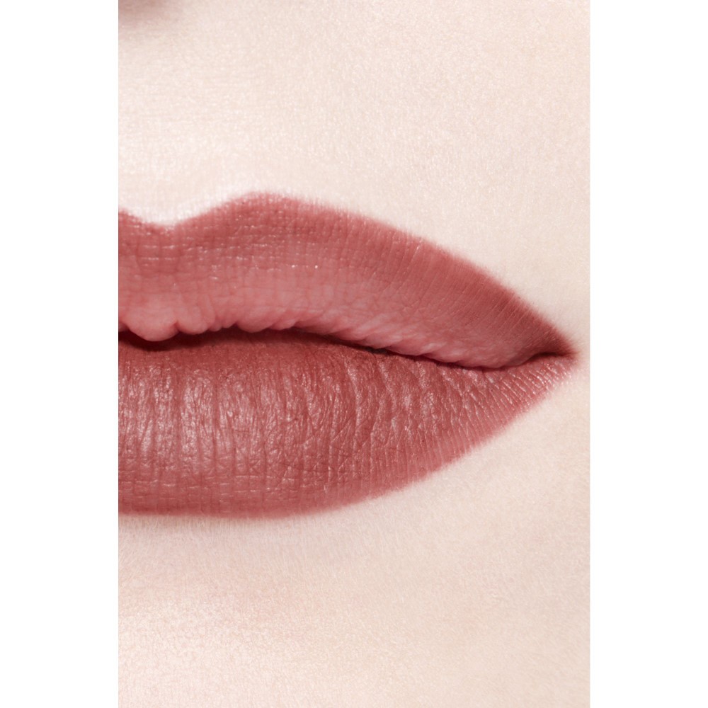 L&Aacute;PIZ CONTORNO DE LABIOS DE PRECISI&Oacute;N